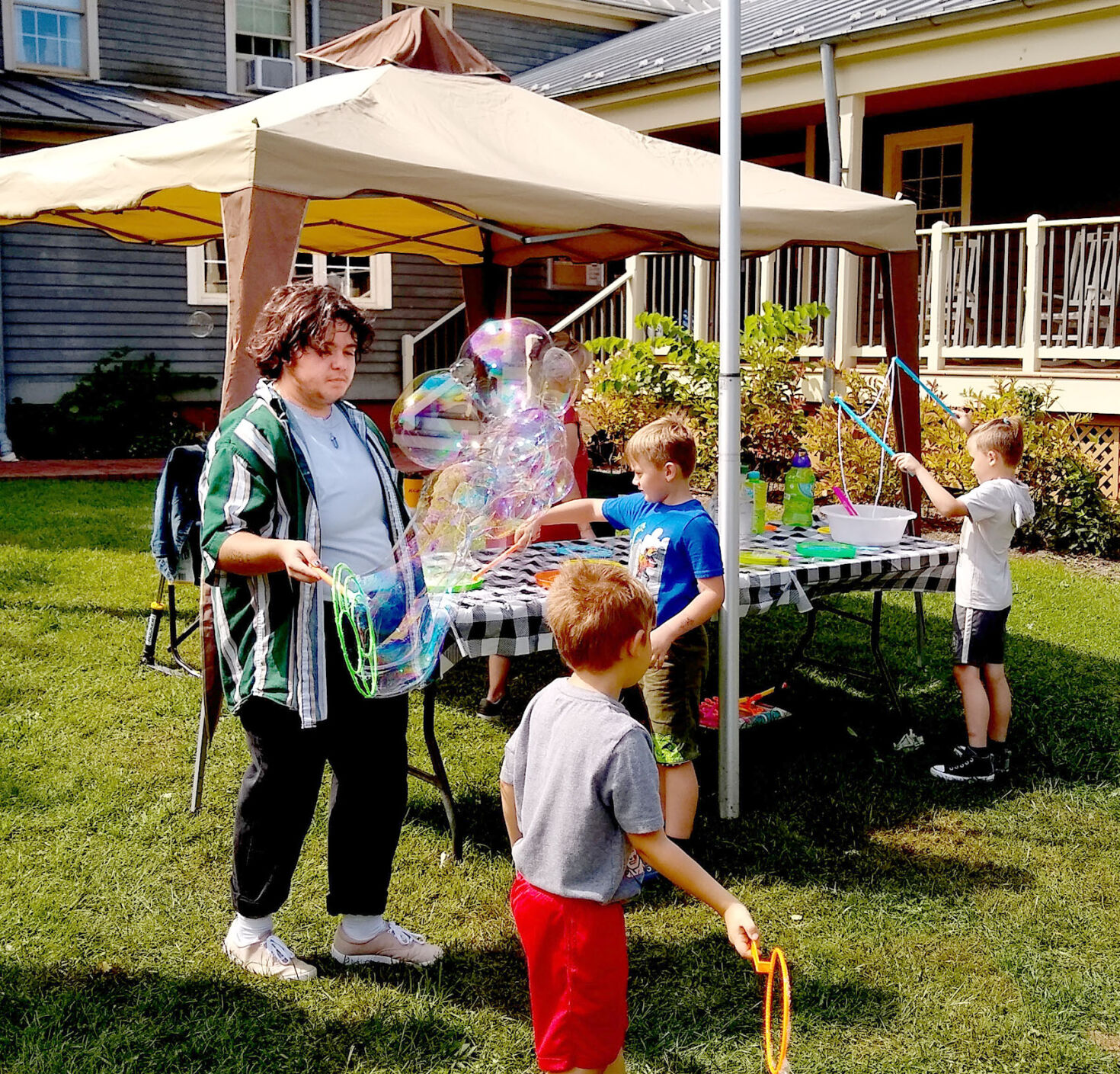 0915 fest arts Giant Bubbles.jpg